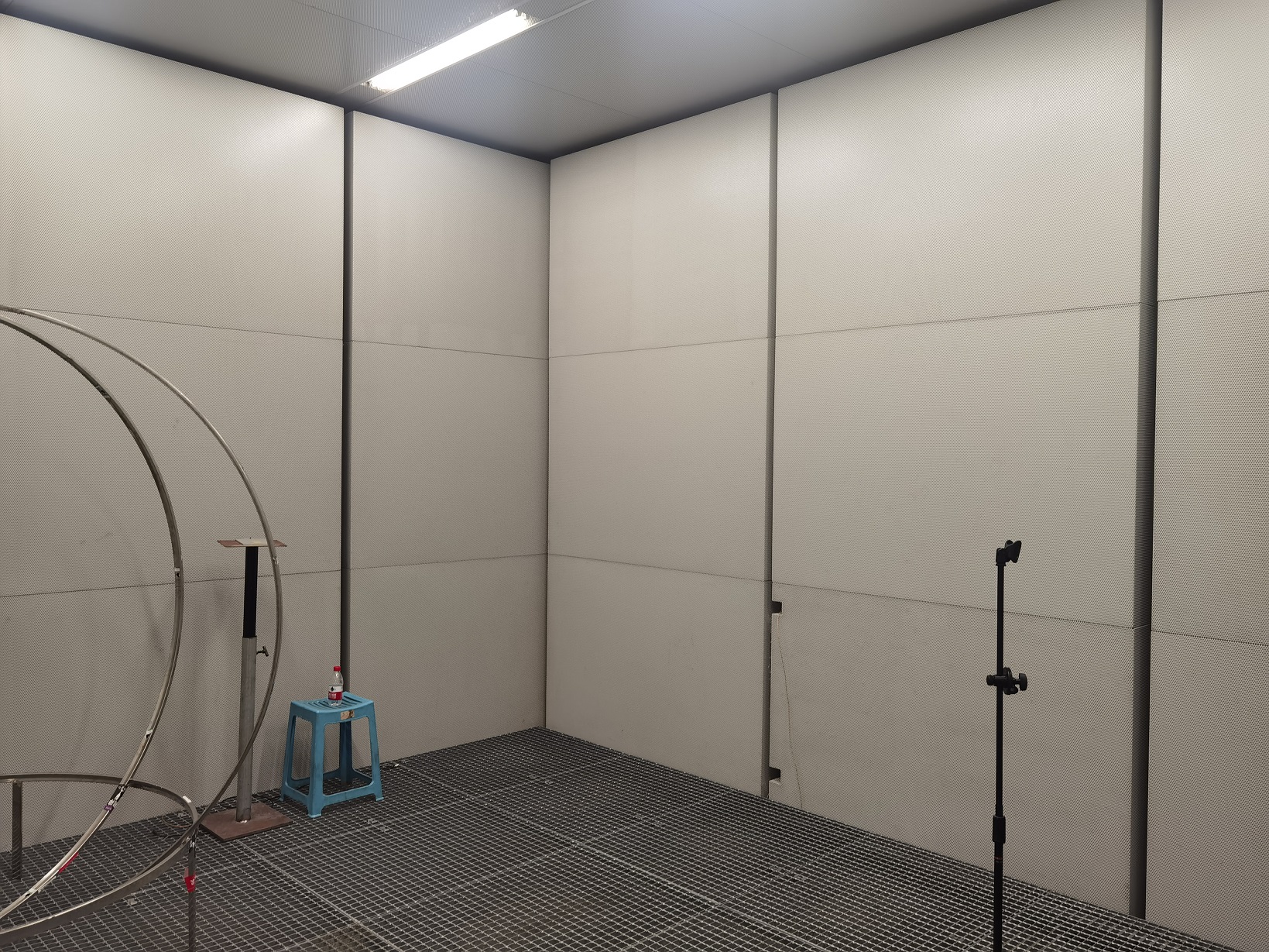 全消声室3 全消声室3